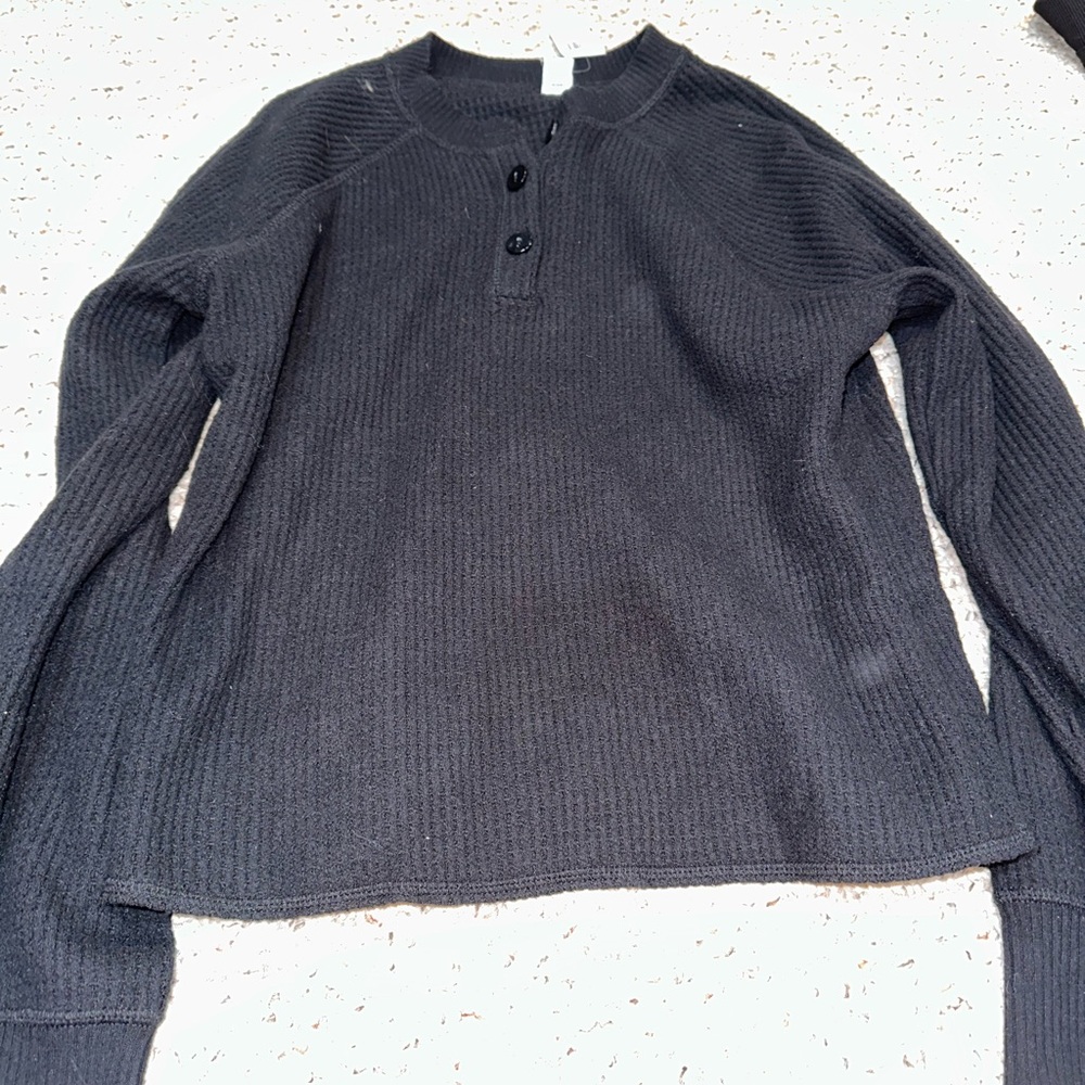 Old Navy Black Button-Front Henley Top, Size S NWT - Picture 3 of 5